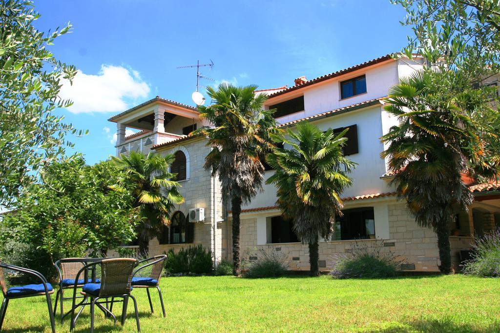 Korsa Apartment Sveti Lovreč Pazenatički Exterior foto