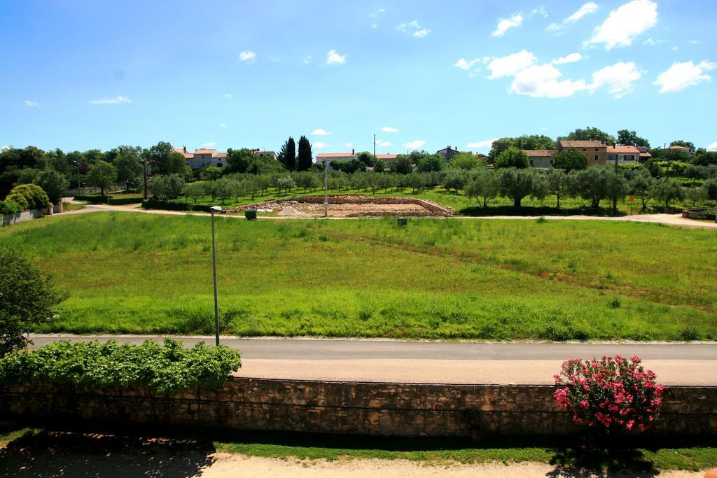 Korsa Apartment Sveti Lovreč Pazenatički Exterior foto