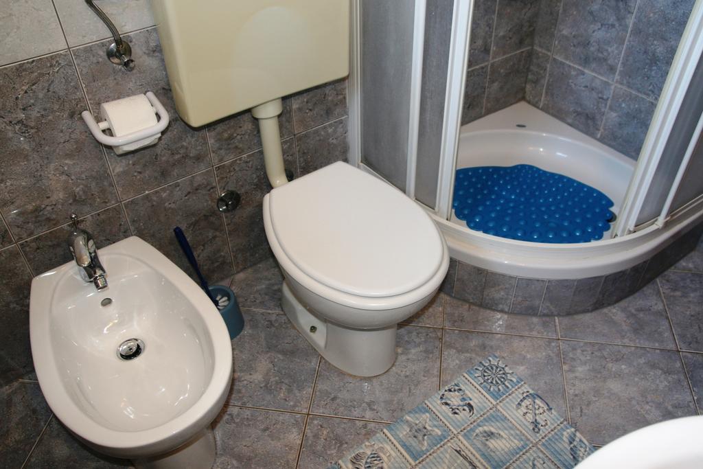 Korsa Apartment Sveti Lovreč Pazenatički Exterior foto
