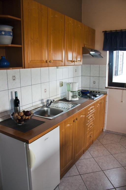 Korsa Apartment Sveti Lovreč Pazenatički Exterior foto